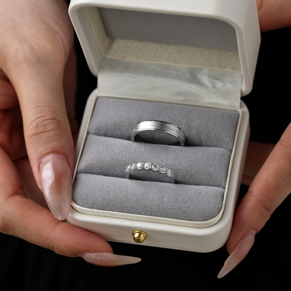 Why 925 Sterling Silver is the Perfect Choice for Wedding Bands and Engagement Rings