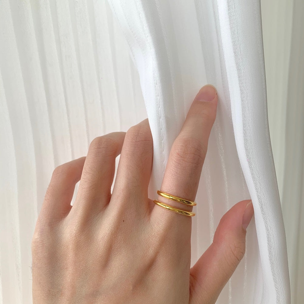 Double Looped Stacking Ring in 18K Gold